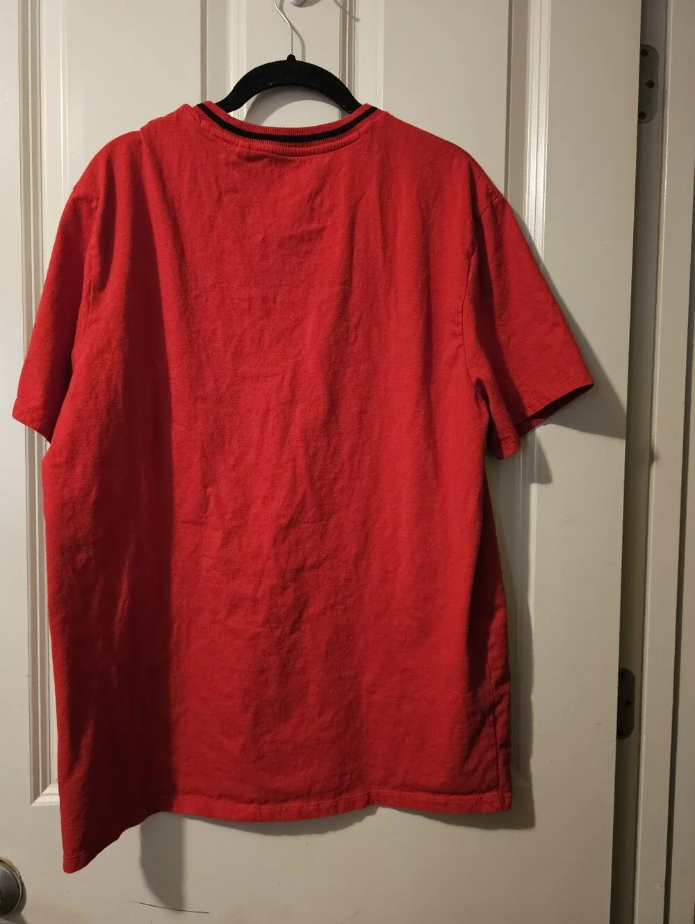 Guess Red Short-Sleeve Logo Tee with Black Trim XL - Picture 8 of 8